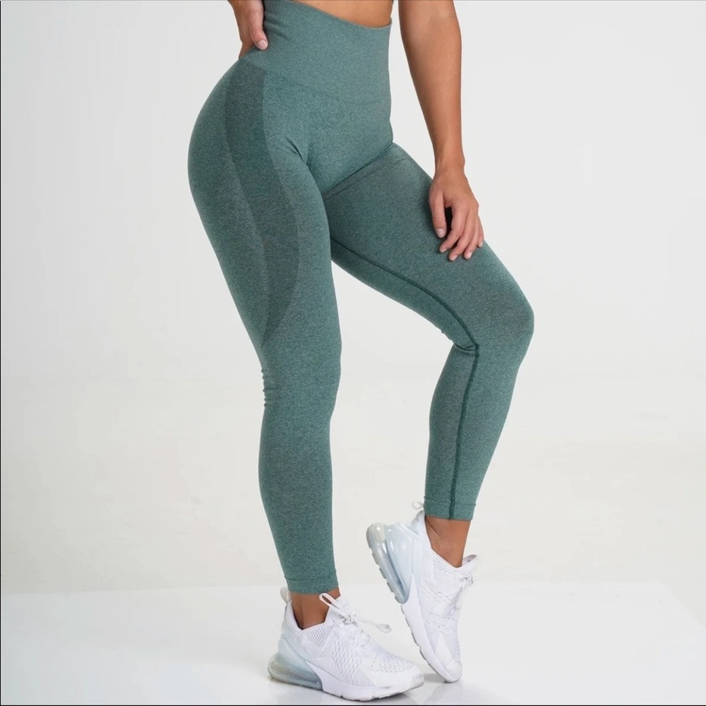 Forest green seamless contour leggings